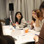 սեղանի շուրջ մի քանի մասնակիցներ են կենտրոնում Մարիամ Գրիգորյանն է